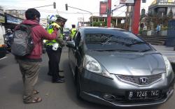 Menolak Dites Rapid, Wisatawan asal Jakarta ke Lembang Diputar Balik<