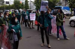  Mahasiswa Pertanian UPN Veteran Gelar Aksi Tolak Impor Beras