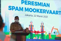 Coba Air Saluran SPAM Mookervart, Anies: Airnya Bersih Tak Berbau