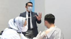Gubernur Ridwan Kamil Tinjau Vaksinasi 3.300 Pegawai Bank<