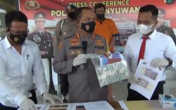Tangkap Distributor Uang Asing Palsu, Polisi Amankan Alat Cetak Berbagai Pecahan 
