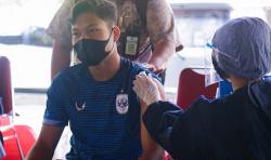 Pemain dan Offisial PSIS Vaksinasi Covid-19 di Solo<