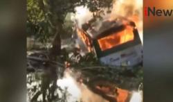 Video Bus Terperosok ke Parit hingga Terbakar di Lamongan