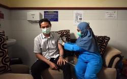 Demi Kenyamanan Para Tamu, Karyawan Luminor dan Hotel 88 Jember Divaksin Covid-19