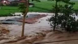 Sumedang Diterjang Banjir dan Longsor, Sejumlah Warga Dikabarkan Terseret