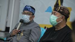 Ridwan Kamil Terharu Dengar Kisah Penerima Bansos Bangkit usai Terpuruk akibat Pandemi<