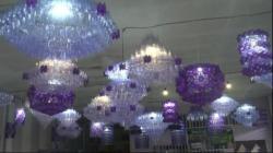 Bagus Banget, Warga Jepara Ini Sulap Limbah Botol Air Mineral Jadi Kap Lampu Hias 