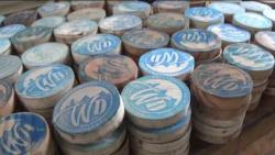 Wow, Belanja di Pasar Rengrang Dieng Pakai Koin dari Potongan Kayu <