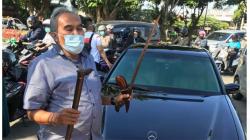 Sopir Pengacara Habib Rizieq Bawa Pedang dan Badik ke PN Jakarta Timur