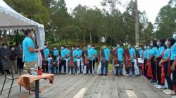 Sandiaga Uno Lepas 30 Siswa Kawasan Danau Toba Magang di Poltekpar Bali