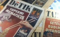 Video Pria Paruh Baya di Cirebon Koleksi Ribuan Eksemplar Koran dan Majalah Lawas