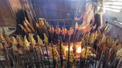 Menikmati Ikan Asap Uda Yunus di Pinggir Setu Sawangan, Diolah hingga 7 Jam