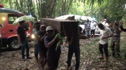 Jenazah Pasutri Bomber di Makassar Dimakamkan Satu Liang, Kuburan Dipenuhi Air