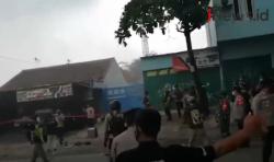 Video Penggeledahan Rumah Terduga Teroris di Bekasi Terjadi Suara Ledakan