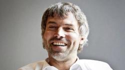 Tewas Kecelakaan, Miliarder Rp245 Triliun Ini Dulunya Sales Mesin Fotokopi