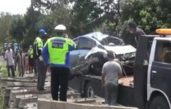 Detik-Detik Kereta Tabrak Mobil di Malang, Anak Tewas Ibu Kritis