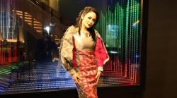 Kenakan Dress Etnik Beraksen Tenun, Krisdayanti Tampil Cantik di Arisan Lovely