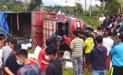 Truk Tronton Seruduk 4 Kendaraan di Jalan Parakan-Kertek Wonosobo, 1 Korban Tewas