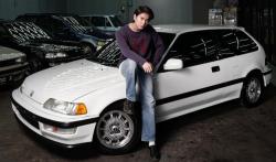 Sangat Tergila-gila, Iqbaal Ramadhan Namai Mobil Pertamanya Geulis 