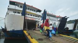 Cuaca Buruk, Kapal Penumpang Menuju Mentawai Batal Berangkat