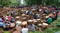 Tradisi Nyadran Arwah di Makam Desa Lereng Gunung Sumbing