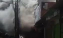 Video Satu Orang Tewas akibat Kebakaran Ruko di Medan<