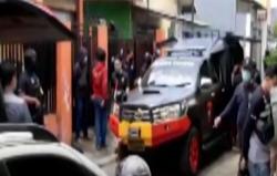 Video Polisi Tangkap 16 Terduga Teroris di Makassar