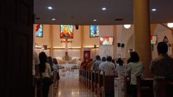 Misa Kamis Putih di Gereja Katedral Makassar, Jemaat Penuh Haru Selamat dari Teror Bom