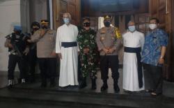 Jumat Agung dan Paskah, Polrestabes Bandung Kerahkan 2.000 Personel Jaga Ketat Gereja<