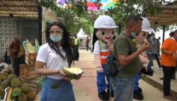 Wow! Ada Durian dan SPG Cantik di Rest Area Tol Cipali