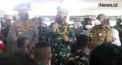 Video Panglima TNI Tinjau Serbuan Vaksin di Manokwari