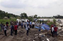 Puluhan Petugas Gabungan Awasi dan Tertibkan Penambangan Pasir di Sungai Progo