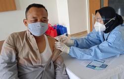 Cegah Penularan Covid-19, Dosen dan Tendik UAD Disuntik Vaksin  