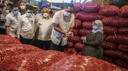 Mendag M Lutfi Cek Harga Pangan di Pasar Induk Kramat Jati