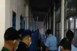 Video Razia Lapas Cipinang, Petugas Temukan 27 Telepon Genggam<