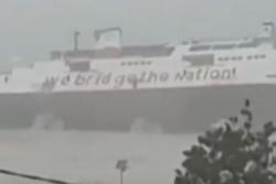 Video Kapal Ferry Jatra 1 Karam di Pelabuhan Bolok