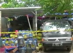 Video Polisi Bongkar Suntik Gas Elpiji Ilegal di Meruya, Jakbar