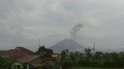 Gunung Sinabung Erupsi Pagi ini, Semburkan Kolom Abu Setinggi 1.000 Meter<