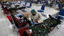 Penuhi Stok Darah, Satgas Pamtas Yonif Wang Long Gelar Donor Darah