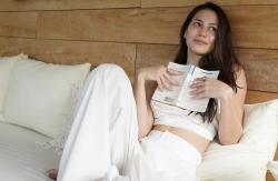 Pevita Pearce Puyeng Kurang Minum Air Putih, Netizen: Aku Pusing Lihat Kecantikanmu