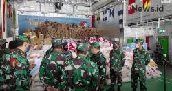 Video TNI AL Kerahkan KRI Distribusikan Bantuan Bencana Alam di NTT