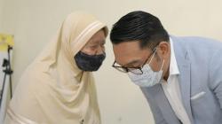 Momen Keakraban Ridwan Kamil bersama Para Lansia<