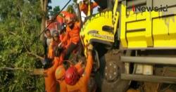 Video Kecelakaan Tunggal di Sleman, Seorang Kernet Terjepit Kabin Truk