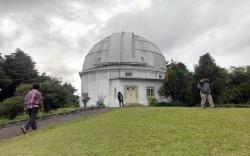 Pandemi, Peneliti Observatorium Bosscha Lakukan Pengamatan Hilal Tertutup<