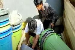 Detik-Detik Kampung Narkoba di Palembang Digerebek, 65 Orang Ditangkap<