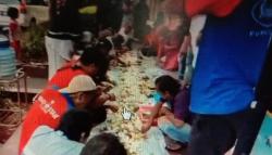 Ngaliwet di Trotoar Viral di Medsos, Warga Cianjur Tak Peduli Debu dan Lalu Lintas Padat