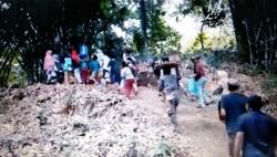 Tradisi Nyadran di Lereng Gunung Slamet, Menikmati Masakan Daging Kambing di Area Makam