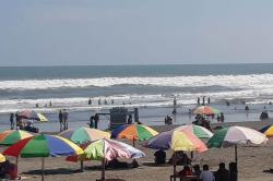 Tradisi Padusan di Pantai Parangtritis Ramai Dipenuhi Pengunjung