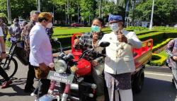 Wow Keren, Itenas Bandung Pamer Inovasi Konversi Kendaraan Listrik Roda Tiga