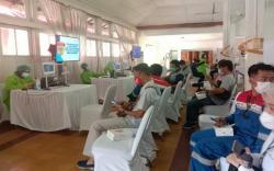 Ratusan Operator SPBU hingga Sopir Tangki Disuntik Vaksin Covid-19 